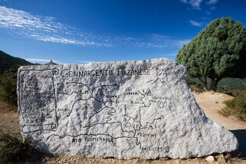 Arzana - "Cartina" sulla roccia