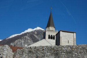 paese circondato dalle mura