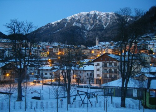 Castello Tesino - Campetto impraticabile, si gioca a pallaneve