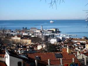 Dinanzi a me, Trieste