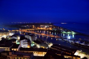 Castiglione e il suo porto by night