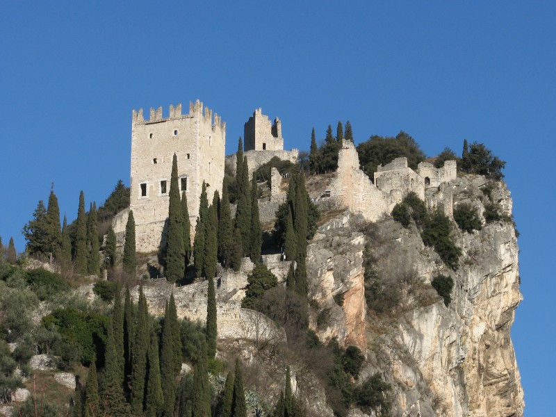 ''Sospeso nel vuoto'' - Arco