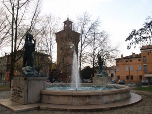 LA TORRE DELL’OROLOGIO E LA FONTANA