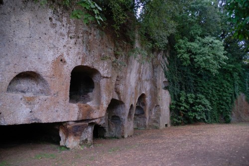 Sutri - Le mura etrusche