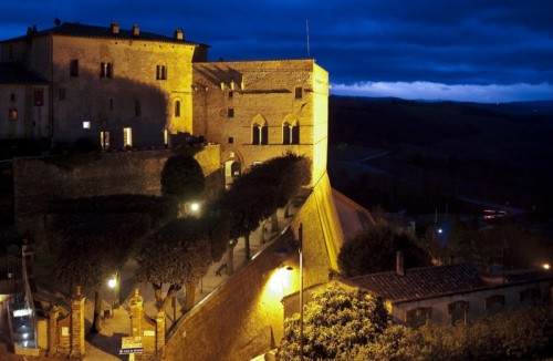 San Giovanni d'Asso - Il castello all'imbrunire