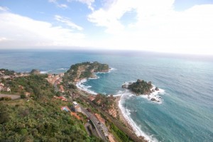 Isolabella tra le onde