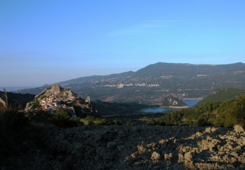 Pennadomo - Pennadomo; Vista sul Lago di Bomba