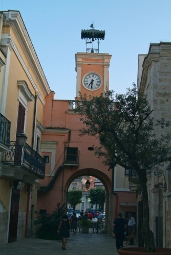 Adelfia - Porta del Borgo di Canneto-Vista dall'interno della Città Vecchia
