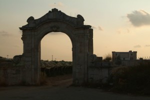 Portale d’ingresso al “Casino di Don Cataldo”