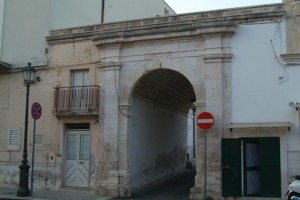 Porta Sud del Castello Nicolai-Adelfia Canneto
