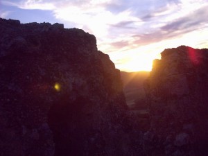 Tramonto tra i merli