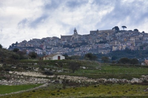 Vizzini - Alla fine arriva la pioggia su Vizzini Vizzini - Alla fine arriva la pioggia su Vizzini