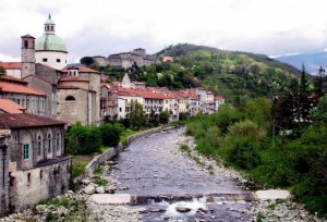 Il Magra, la città e il castello del Piagnaro