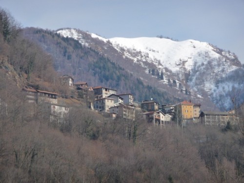Varallo - Cervarolo sotto un pallido sole Varallo - Cervarolo sotto un pallido sole