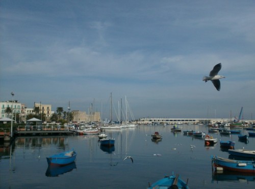 Bari - "Marina "sul lungomare-sullo sfondo il "Fortino"