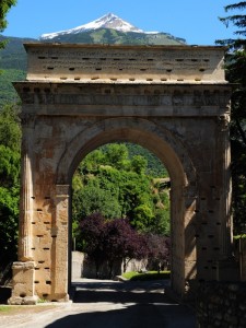Segusium, Arco di Augusto!