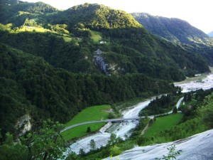 ponte sul fiume Chiarsò