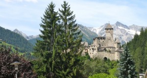 castello tures:la potenza e la maestria degli alpigiani