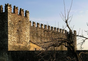 Tra le mura del castello di Passirano