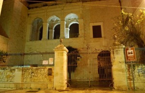 il castello baronale di Valenzano by night