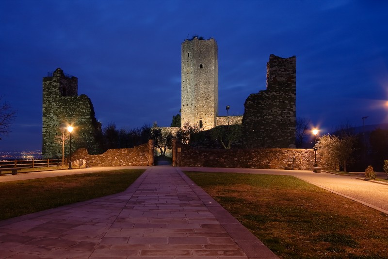 ''La rocca Nuova…… di Notte …..'' - Serravalle Pistoiese