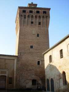 Il mastio dal cortile della rocca
