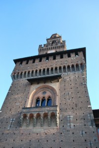 Torre di Bona di Savoia, la finestra della duchessa.