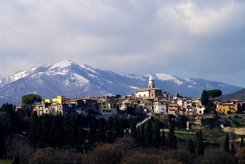 Mandela - Un cornice di monti innevati Mandela - Un cornice di monti innevati