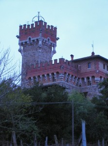 Castello di Lupinari al calar della sera
