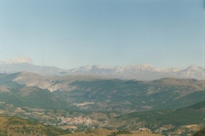 Castelvecchio Subequo nel centro del cratere