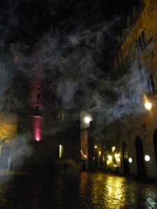 Nella nebbiosa città di Volterra
