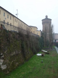 Le Mura del castello di Bernabò Visconti (1370) e la Torre di Francesco Sforza