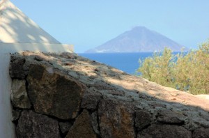 geometrie tra le isole eolie