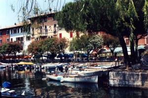 il variopinto lungolago