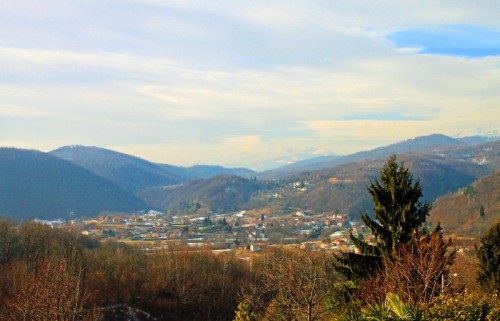 Issiglio - Vista su Issiglio Issiglio - Vista su Issiglio