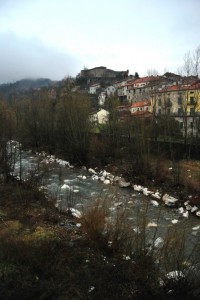 Scorre sotto il castello