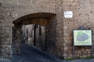 Viterbo - Porta S. Pietro Sec. XII (Già Salicicchia)