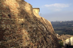 Le mura di Cartoceto