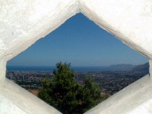 la piccola finestra su monreale
