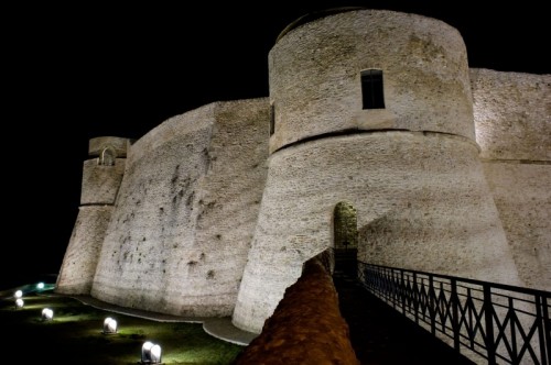 Ortona - Ingresso Castello Aragonese di Ortona Night Ortona - Ingresso Castello Aragonese di Ortona Night
