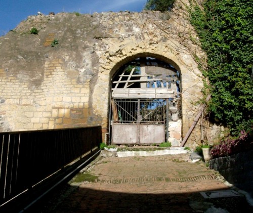 Castel Volturno - ...Bussò cent'anni ancora alla tua porta Castel Volturno - ...Bussò cent'anni ancora alla tua porta