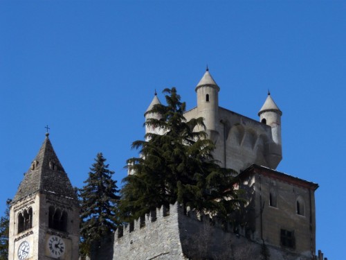 Saint-Pierre - Guerra e Pace Saint-Pierre - Guerra e Pace