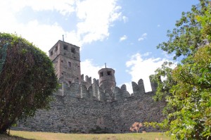 Ai piedi del Castello