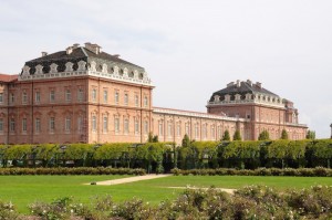 Guardandola dai giardini