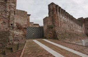 Le possenti mura del castello di Sigismondo