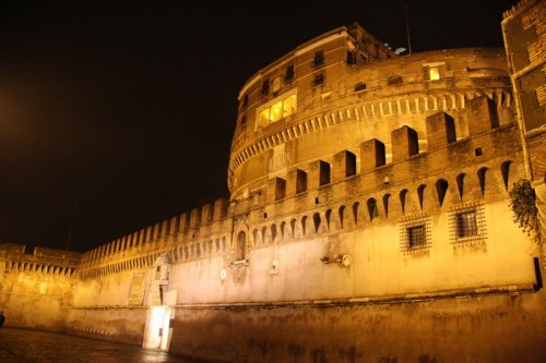 Roma - Castel Sant'Angelo, da vicino fa impressione, 8gen2010