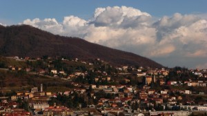 PAESE MIO CHE STAI SULLA COLLINA…..