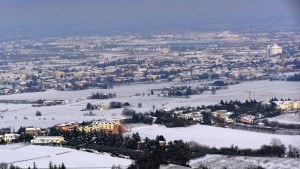 Vista da Bertinoro dopo la nevicata