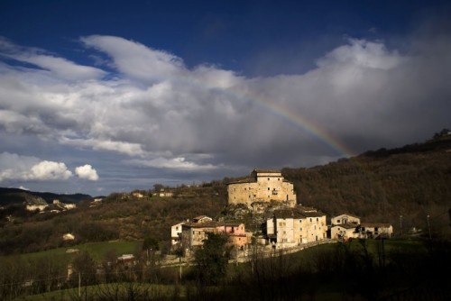 Acquasanta Terme - Panorama di Castel di Luco con Arcobaleno