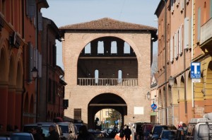 La porta Capuana vista dall’interno del paese